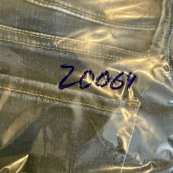 NYDJ Marilyn Straight Quinn Wash Jeans Zip Fly Stretch Tech Size 12 - Picture 16 of 16